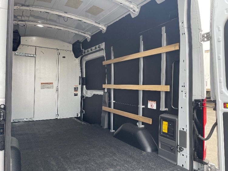 Used 2022 Ford E-Transit 350 - photo 14