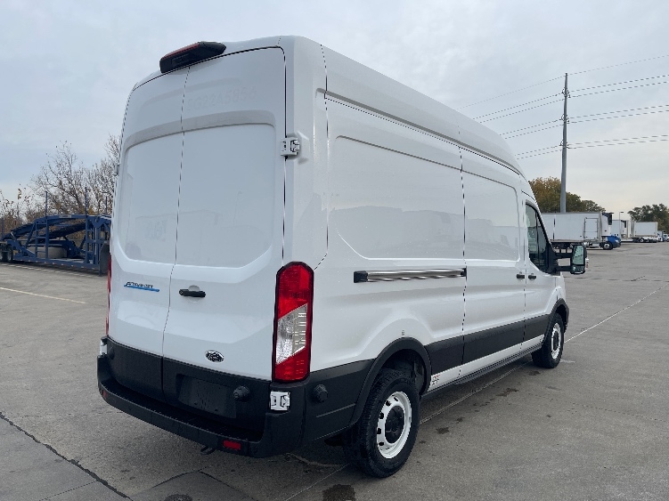 Used 2022 Ford E-Transit 350 - photo 15