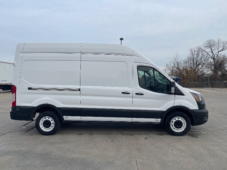 Used 2022 Ford E-Transit 350 - photo 17
