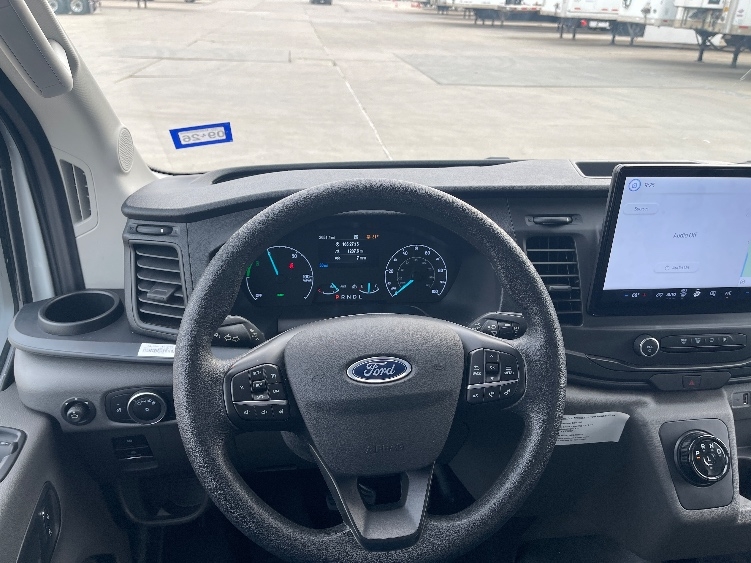 Used 2022 Ford E-Transit 350 - photo 20