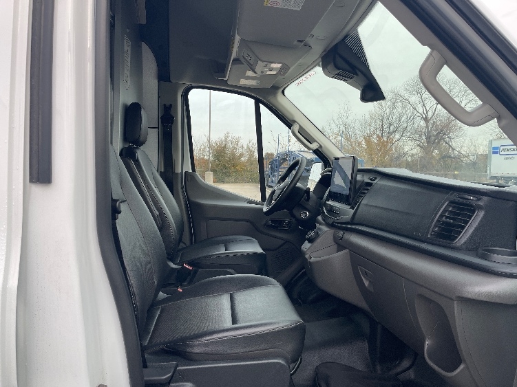 Used 2022 Ford E-Transit 350 - photo 24
