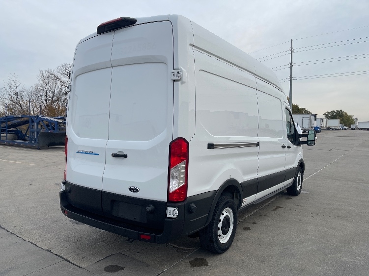 Used 2022 Ford E-Transit 350 - photo 27