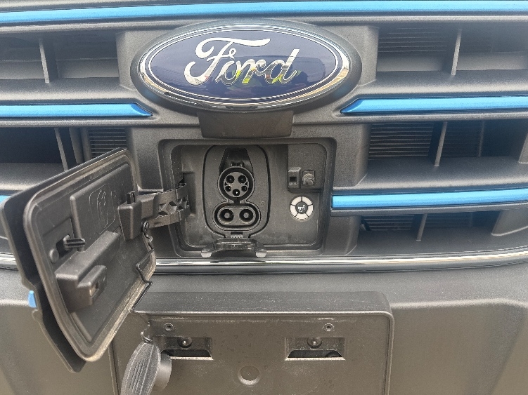 Used 2022 Ford E-Transit 350 - photo 30