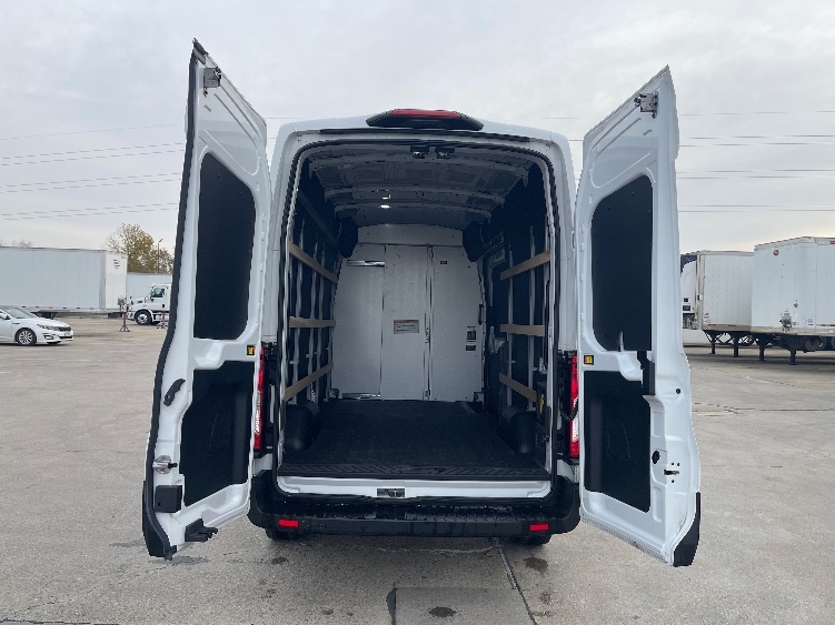 Used 2022 Ford E-Transit 350 - photo 10