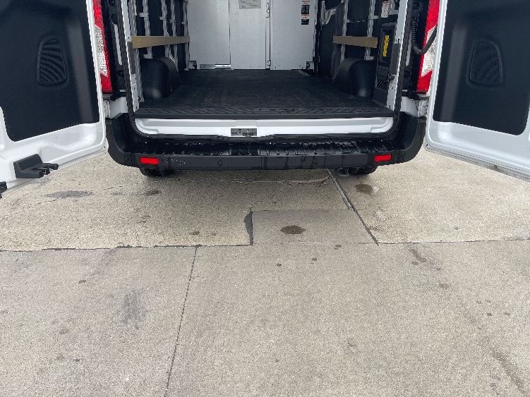 Used 2022 Ford E-Transit 350 - photo 11