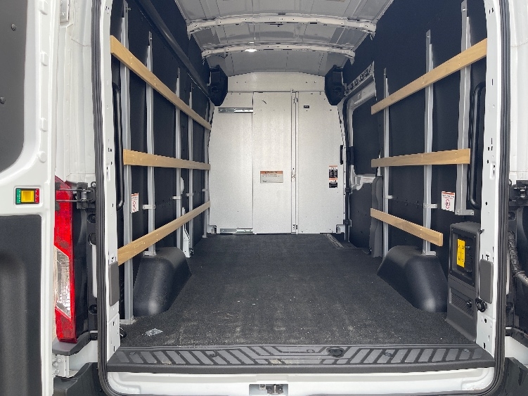 Used 2022 Ford E-Transit 350 - photo 12