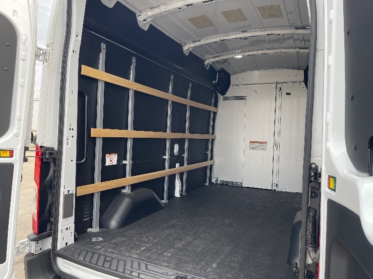 Used 2022 Ford E-Transit 350 - photo 13