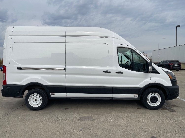 Used 2022 Ford E-Transit 350 - photo 17
