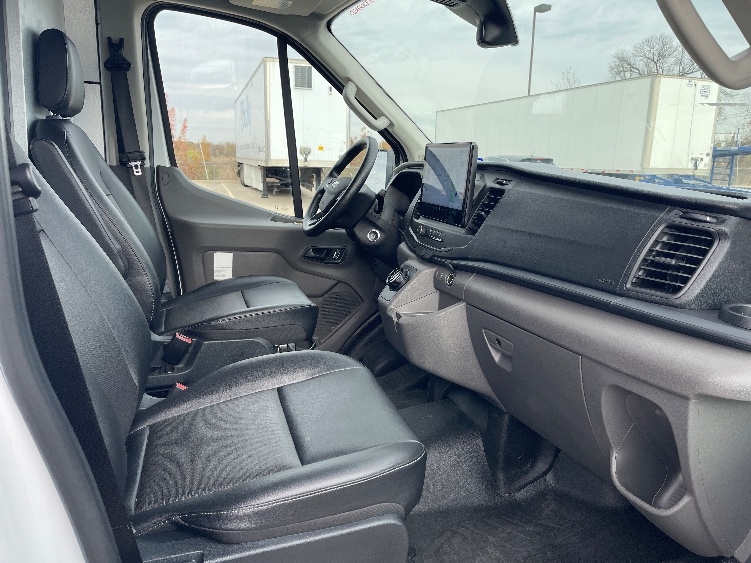 Used 2022 Ford E-Transit 350 - photo 24