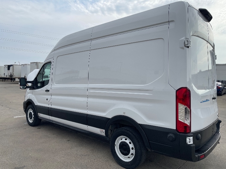 Used 2022 Ford E-Transit 350 - photo 27