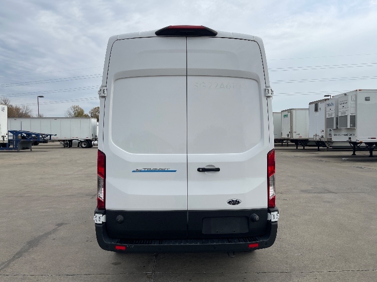 Used 2022 Ford E-Transit 350 - photo 28