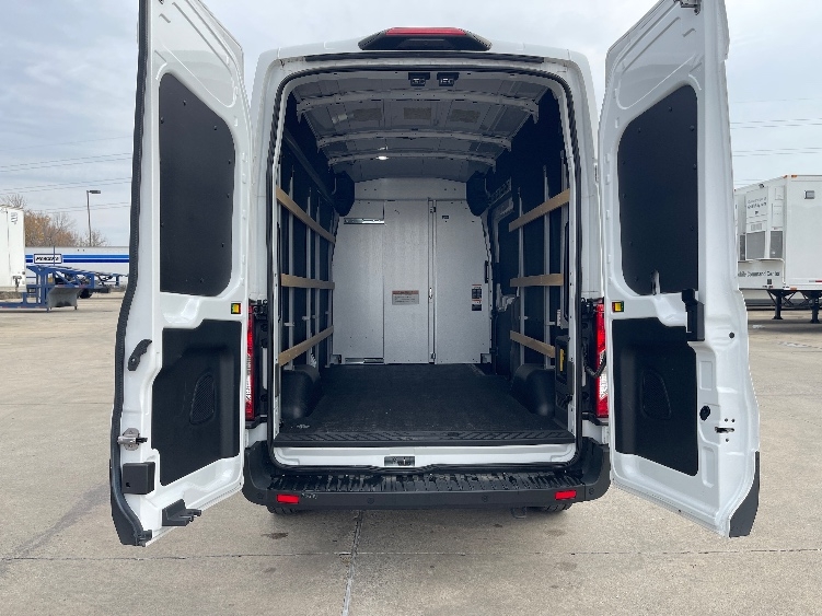 Used 2022 Ford E-Transit 350 - photo 11
