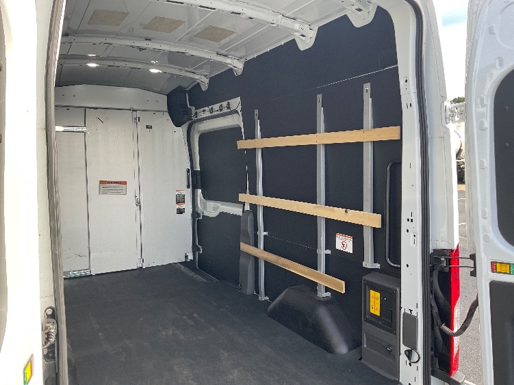 Used 2022 Ford E-Transit 350 - photo 12