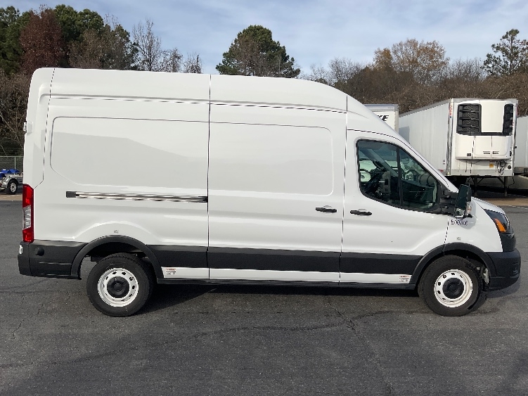Used 2022 Ford E-Transit 350 - photo 14