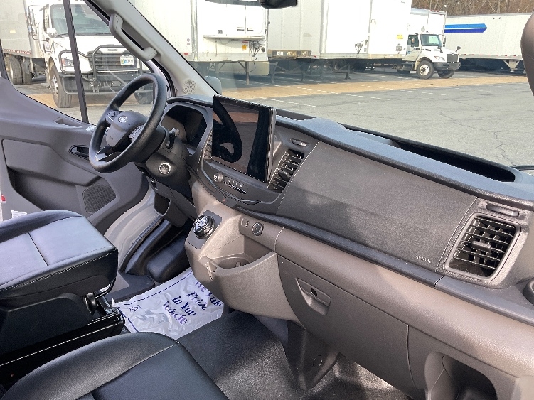 Used 2022 Ford E-Transit 350 - photo 21