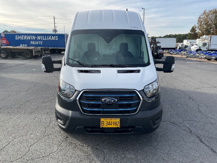 Used 2022 Ford E-Transit 350 - photo 2