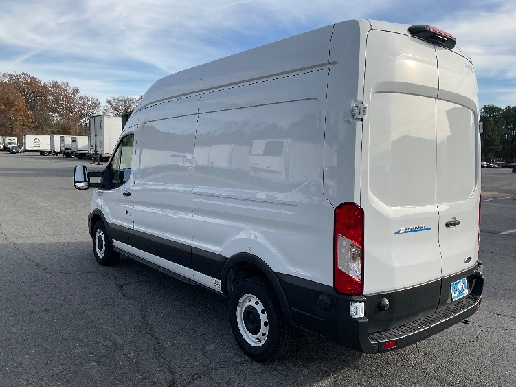 Used 2022 Ford E-Transit 350 - photo 7