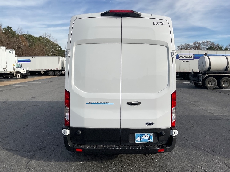 Used 2022 Ford E-Transit 350 - photo 8