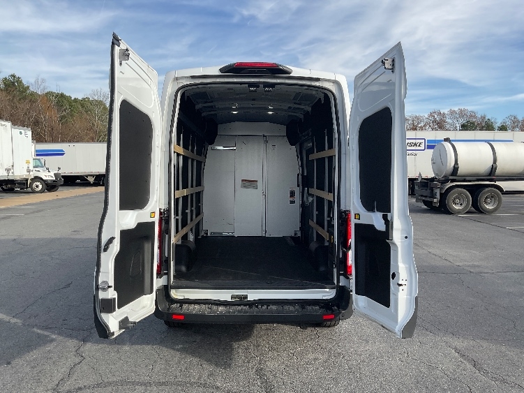 Used 2022 Ford E-Transit 350 - photo 9