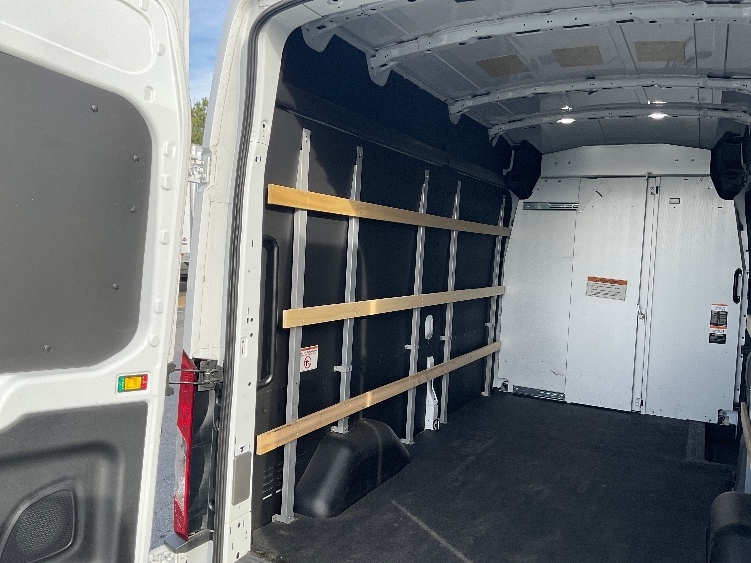 Used 2022 Ford E-Transit 350 - photo 11
