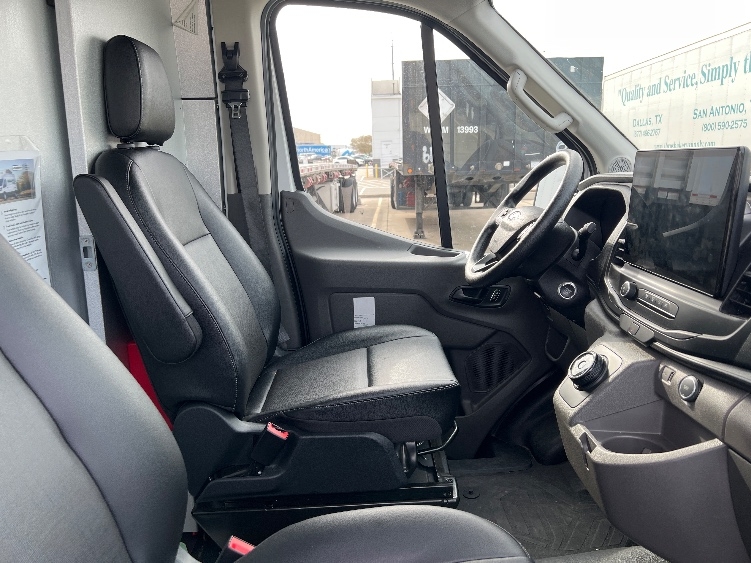 Used 2022 Ford E-Transit 350 - photo 24