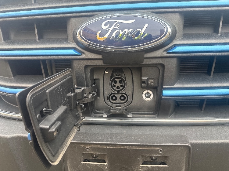 Used 2022 Ford E-Transit 350 - photo 27