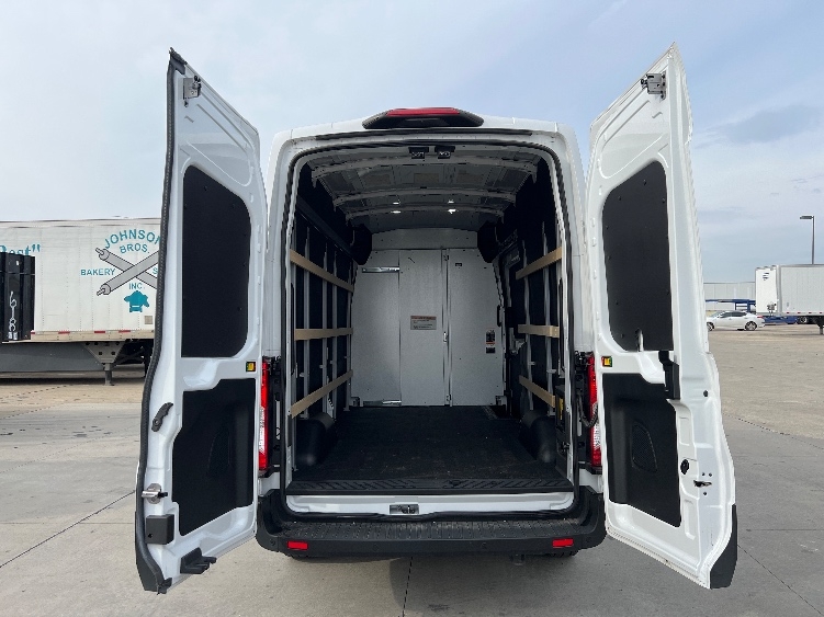 Used 2022 Ford E-Transit 350 - photo 10