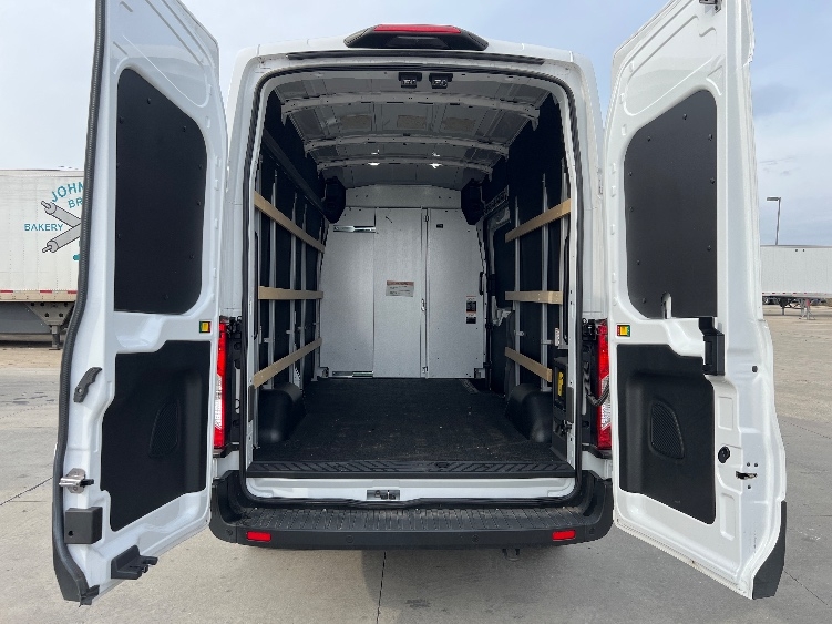 Used 2022 Ford E-Transit 350 - photo 11