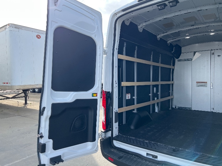 Used 2022 Ford E-Transit 350 - photo 13