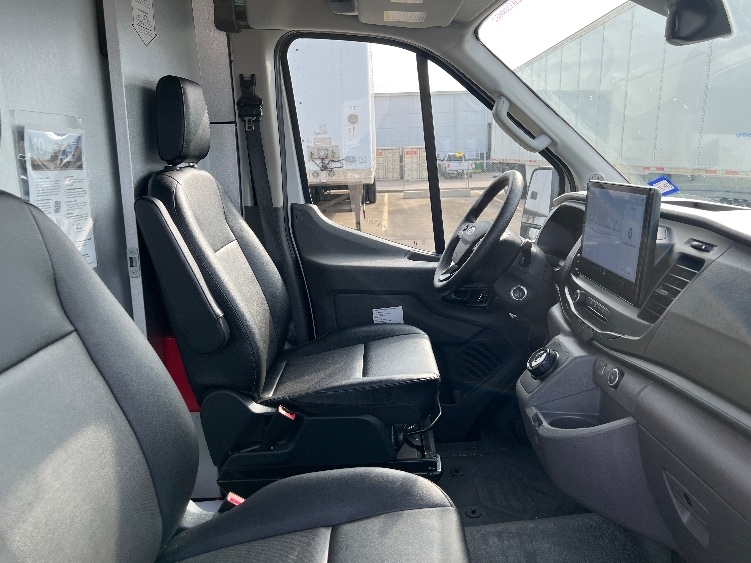Used 2022 Ford E-Transit 350 - photo 24