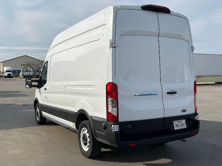 Used 2022 Ford E-Transit 350 - photo 8