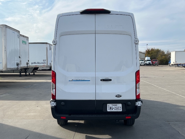 Used 2022 Ford E-Transit 350 - photo 9