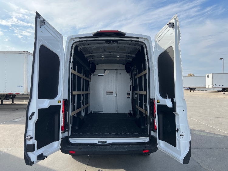 Used 2022 Ford E-Transit 350 - photo 10