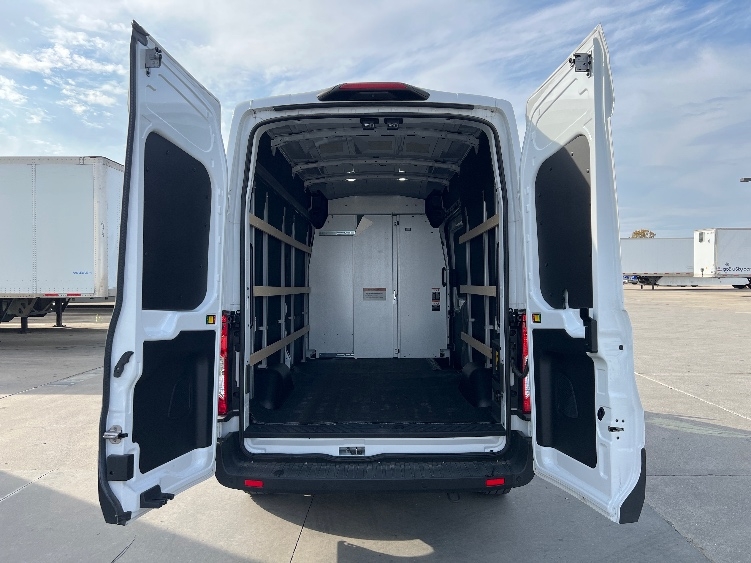 Used 2022 Ford E-Transit 350 - photo 11