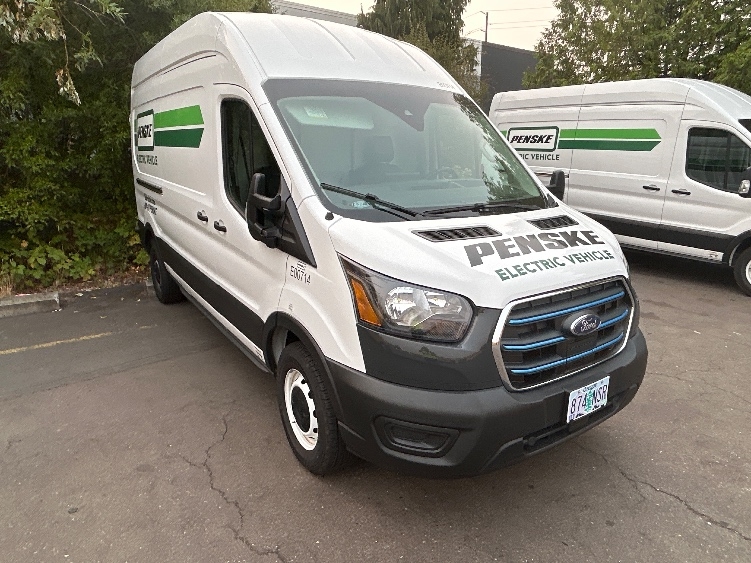 Used 2022 Ford E-Transit 350 - photo 1