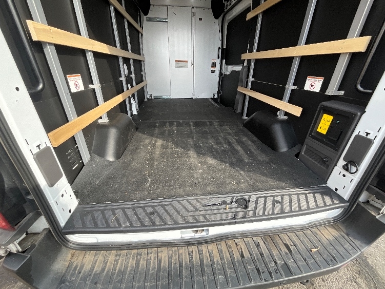 Used 2022 Ford E-Transit 350 - photo 12