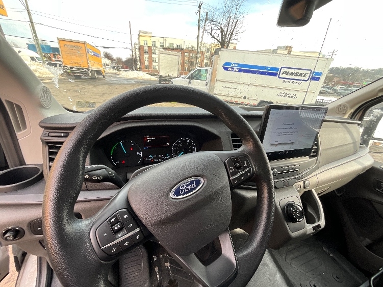 Used 2022 Ford E-Transit 350 - photo 20