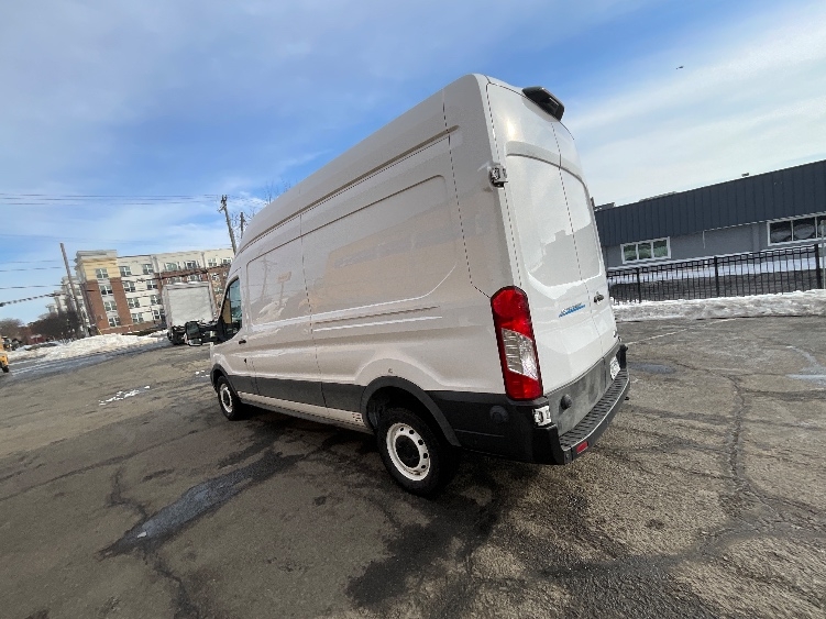 Used 2022 Ford E-Transit 350 - photo 8