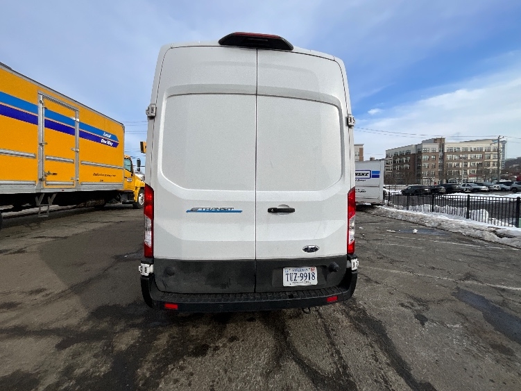 Used 2022 Ford E-Transit 350 - photo 9