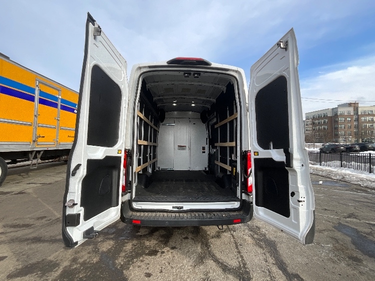 Used 2022 Ford E-Transit 350 - photo 10