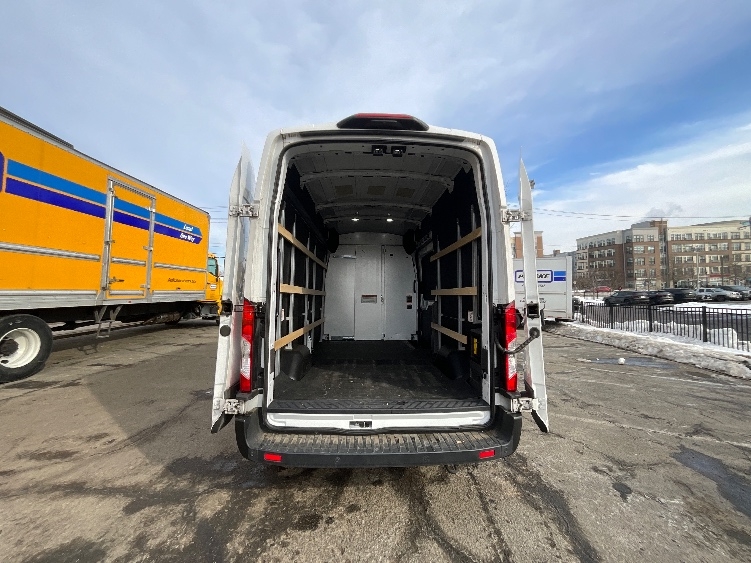 Used 2022 Ford E-Transit 350 - photo 11