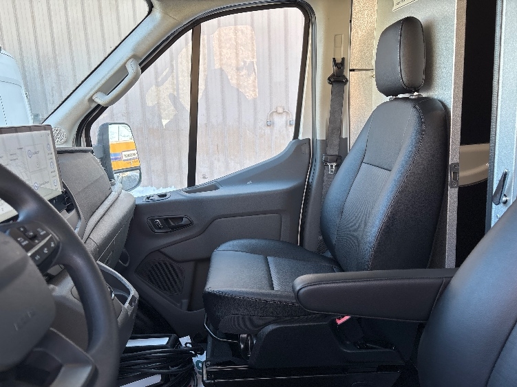Used 2022 Ford E-Transit 350 - photo 17
