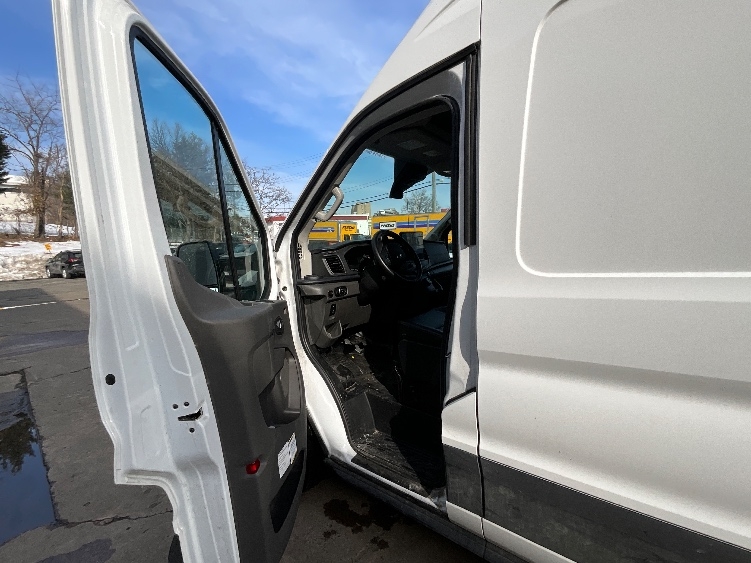 Used 2022 Ford E-Transit 350 - photo 18