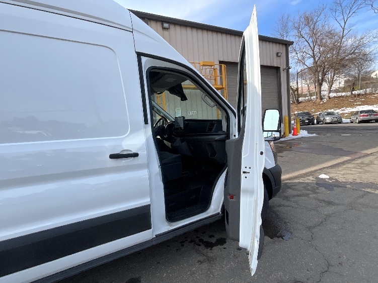 Used 2022 Ford E-Transit 350 - photo 22