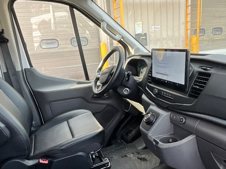 Used 2022 Ford E-Transit 350 - photo 24