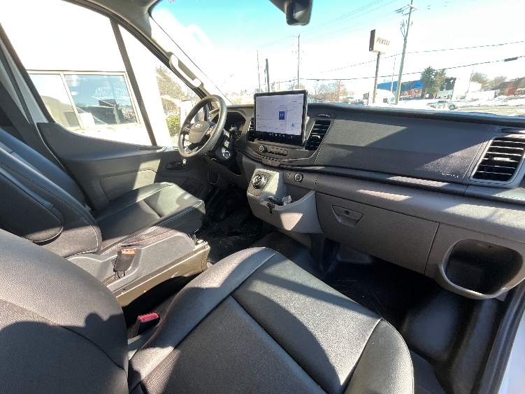 Used 2022 Ford E-Transit 350 - photo 24