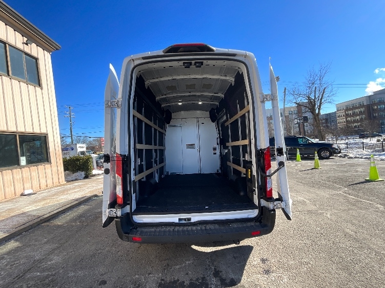 Used 2022 Ford E-Transit 350 - photo 11