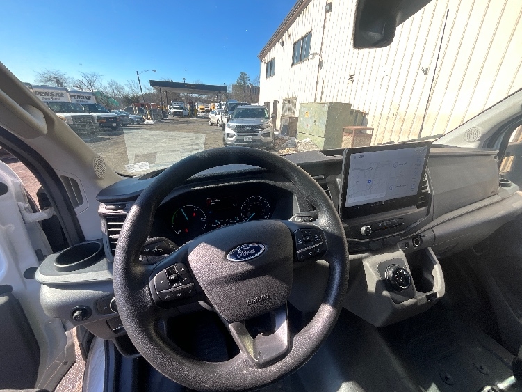Used 2022 Ford E-Transit 350 - photo 20