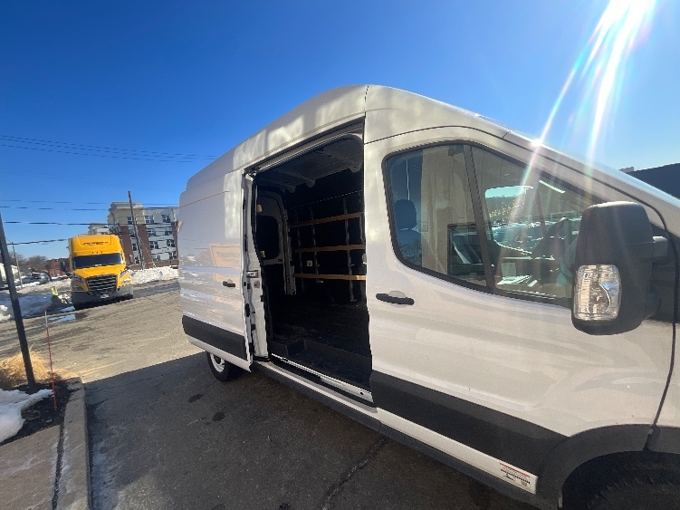 Used 2022 Ford E-Transit 350 - photo 27