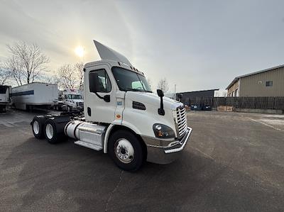 Used 2018 Freightliner Cascadia Detroit DD13 Semi Truck for sale #EBT1462 - photo 1